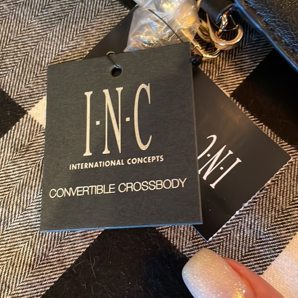 NWT INC. Ashli Convertible Crossbody - Picture 8 of 10